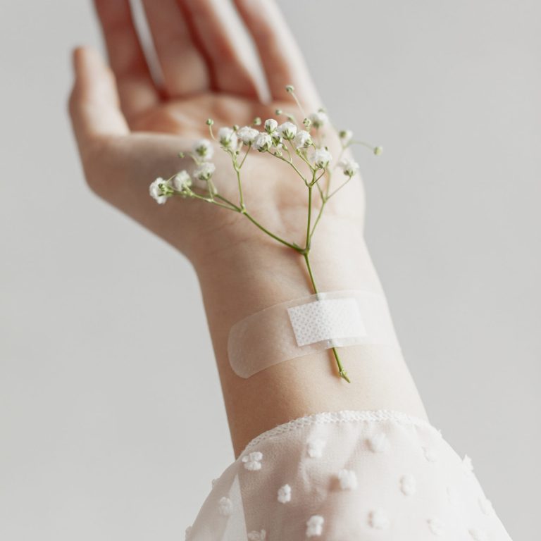 lovely-flowers-taped-hand